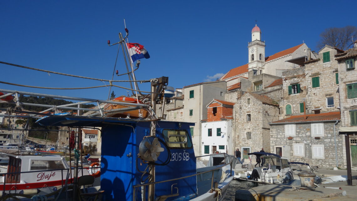 Vue sur le port de Sibenik. Les 5 plus belles villes de Dalmatie